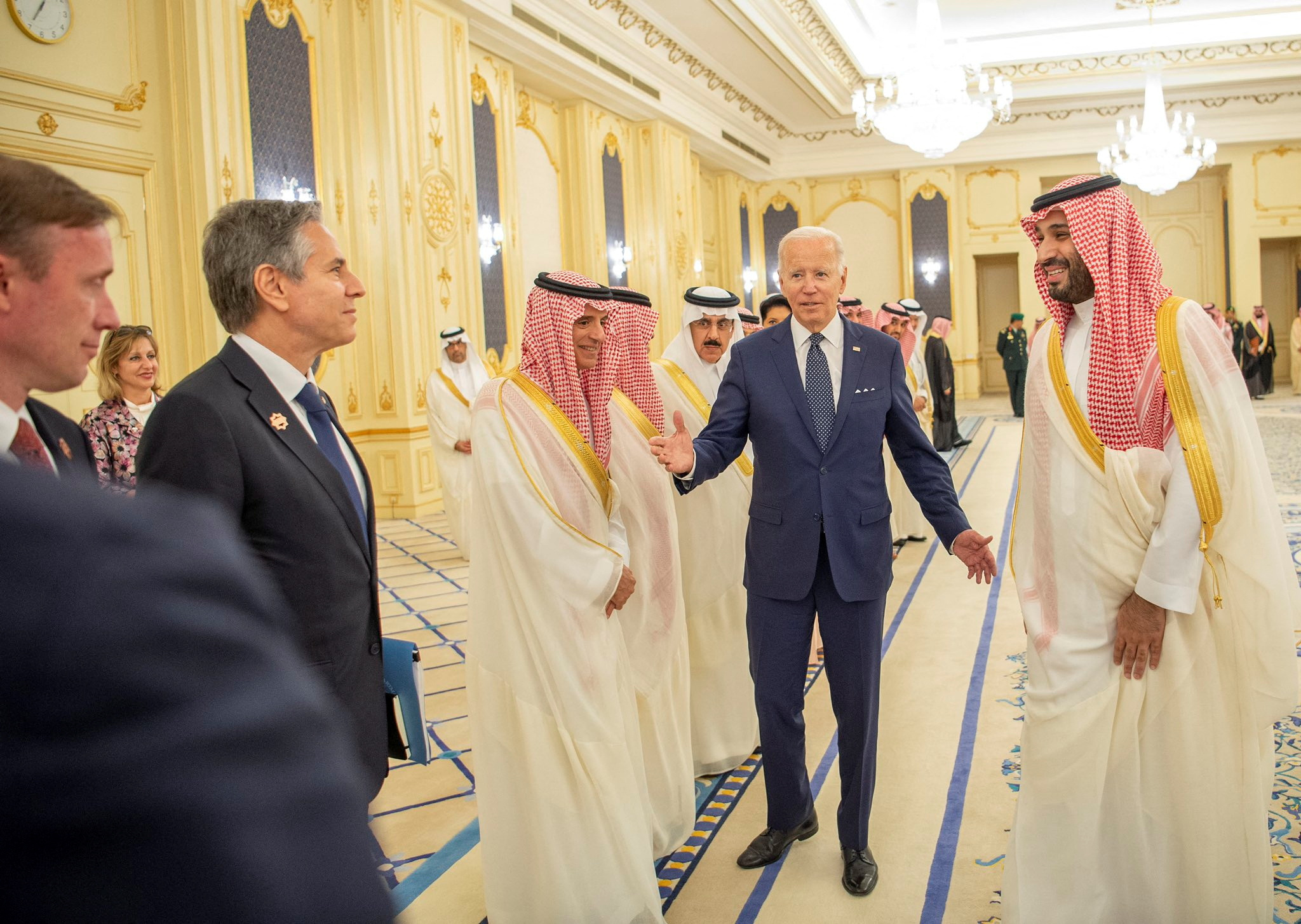 Саудовская аравия конфликты. Принц Салман Саудовская Аравия. Принц Эр Рияда наследный. Байден и принц Саудовской Аравии. Бин Салман Байден.