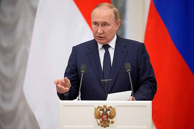 cover Kremlin says Putin is fine, denying health rumours