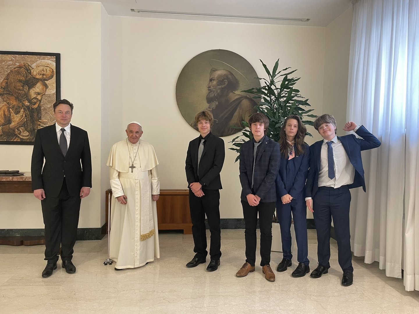 image Musk breaks silence on Twitter, posts a picture with the pope