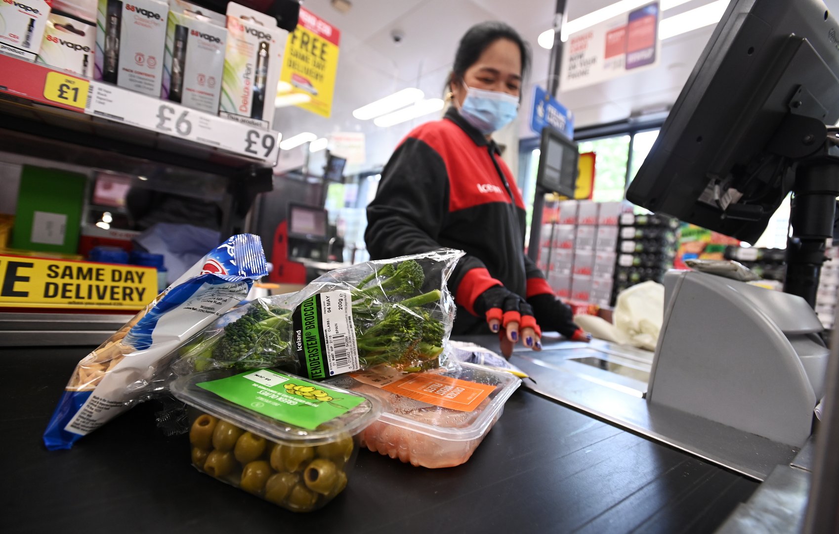 cover UK inflation strikes new 40-year high of 9.4% in June