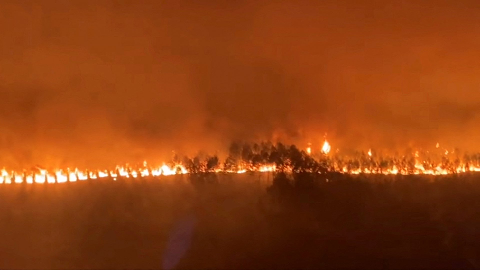 image Wildfires rage in France, thousands evacuated from homes (Updated)