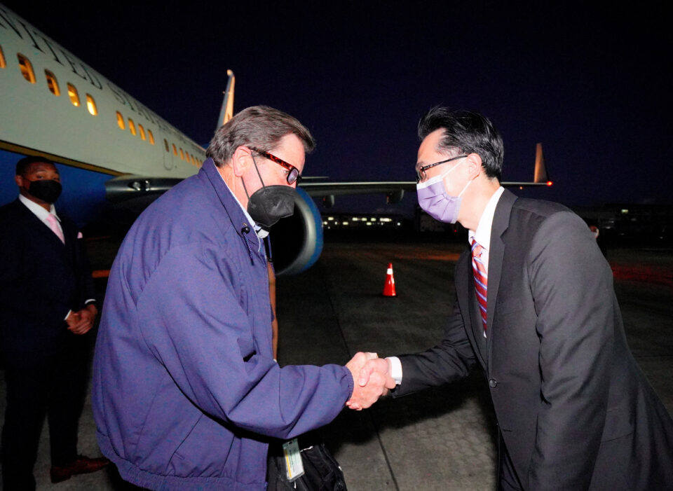 taiwan's foreign ministry department of north american affairs director general hsu welcomes u.s. representative garamendi at taipei songshan airport