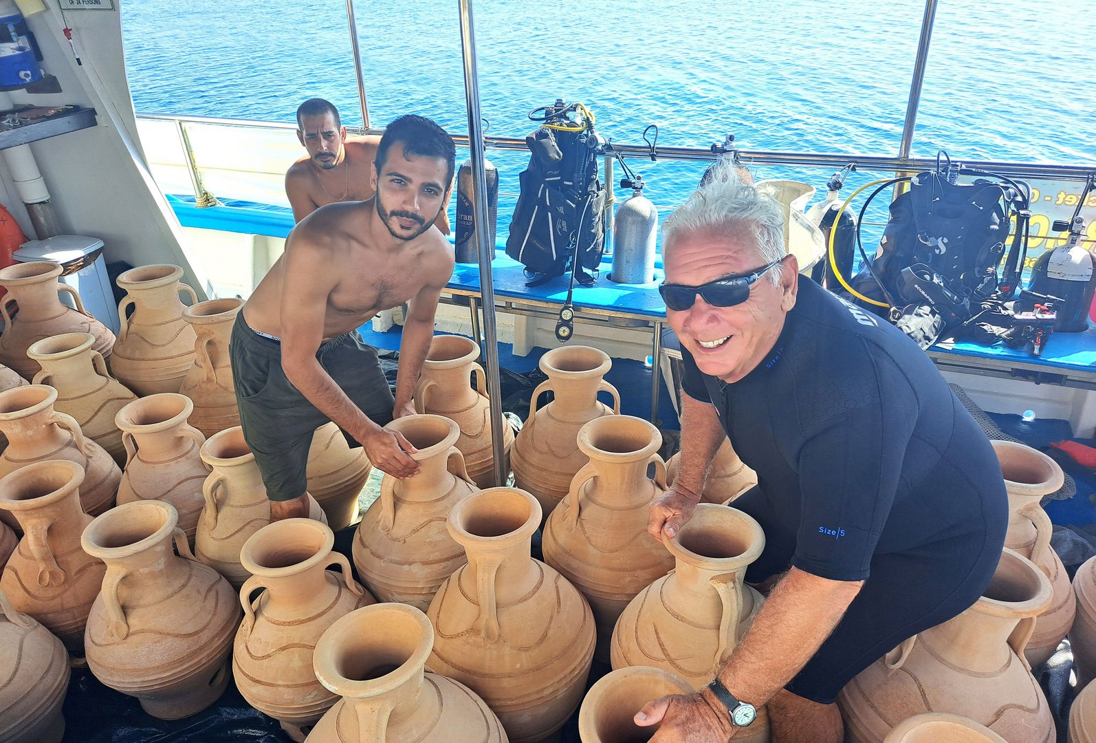 cover Amphorae sunk in Larnaca to boost dive tourism