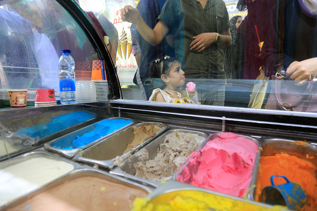 image Power cuts melt Gaza&#8217;s ice cream stocks as heatwave boosts demand