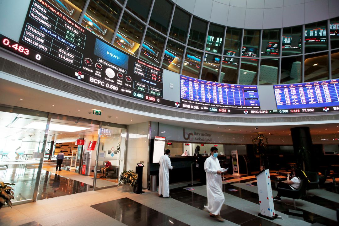 image Major Gulf markets dip on oil weakness, inflation worries