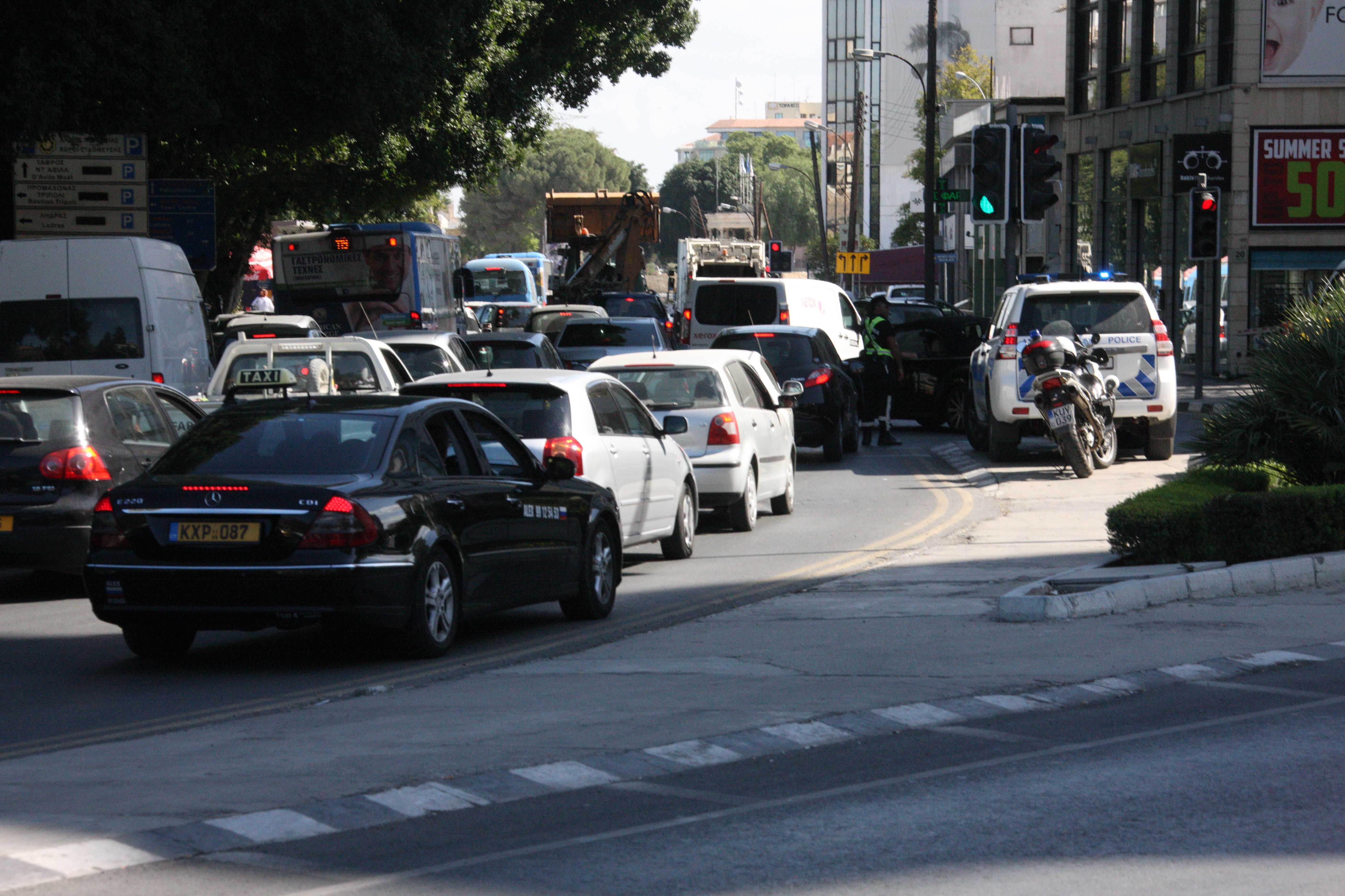 image Tender being launched for smart traffic lights in coming days