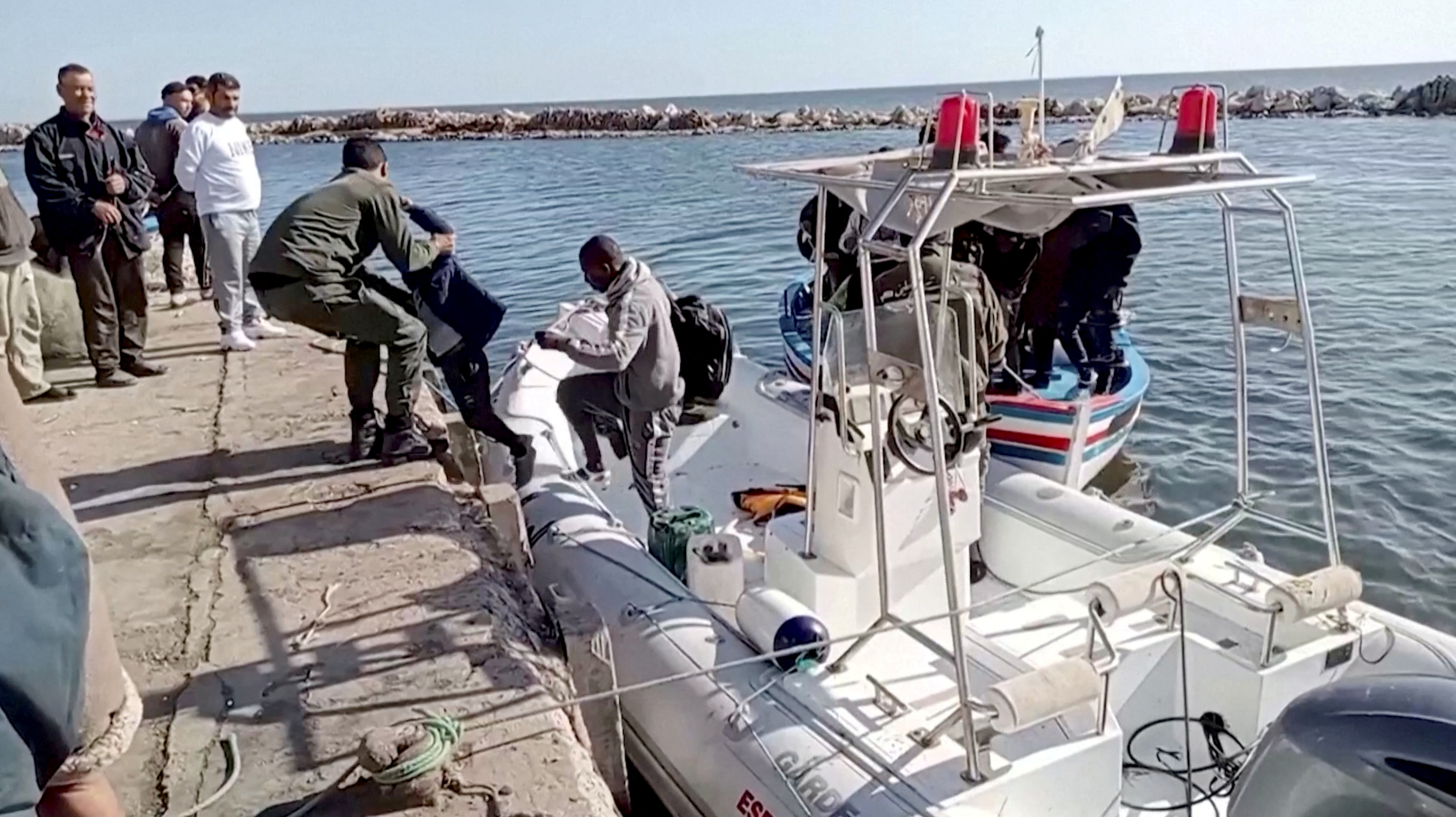 image Death toll from migrant shipwreck off Tunisia rises to 11