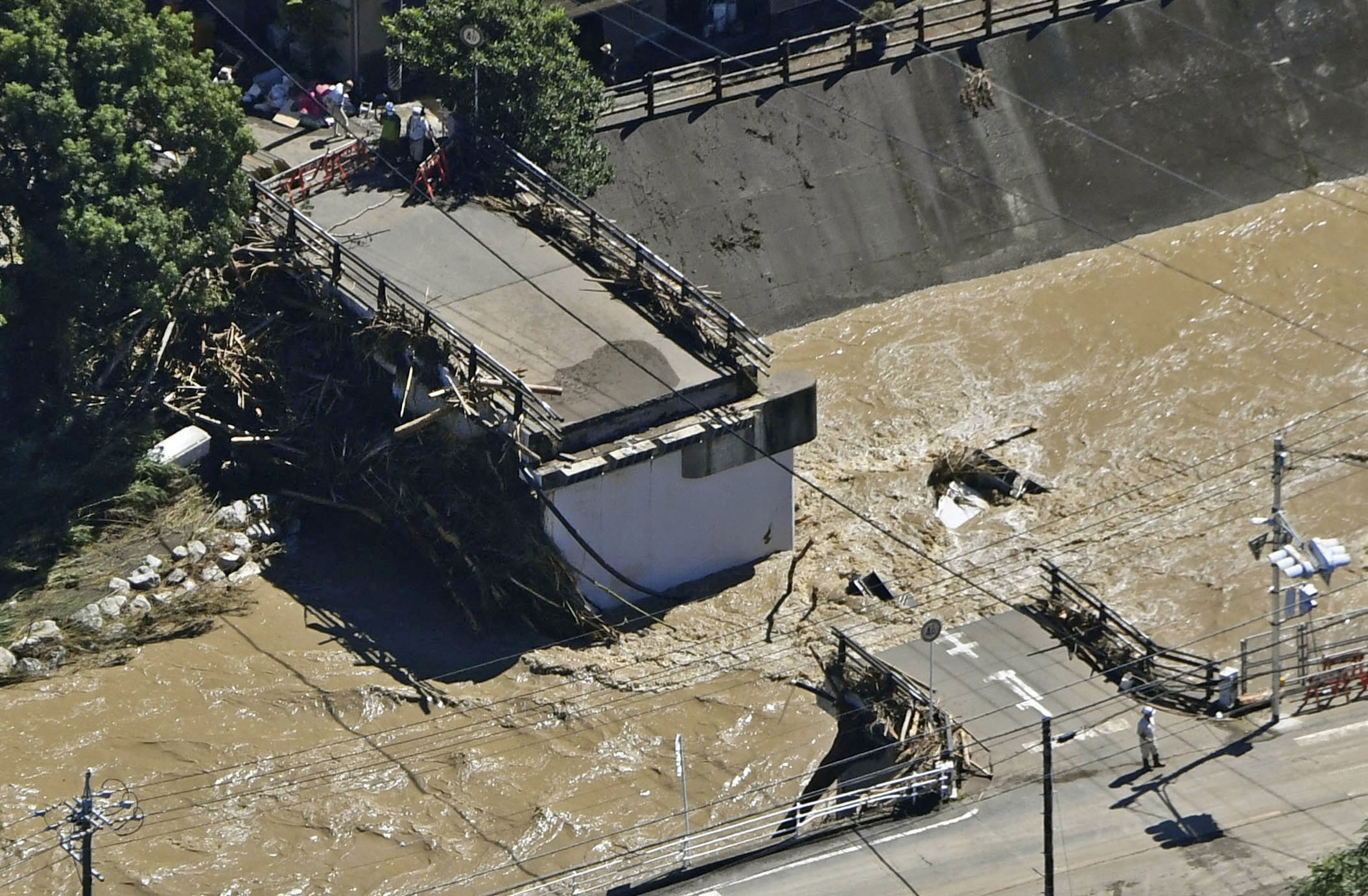 Typhoon Lashes Central Japan Killing Two Cyprus Mail 7033