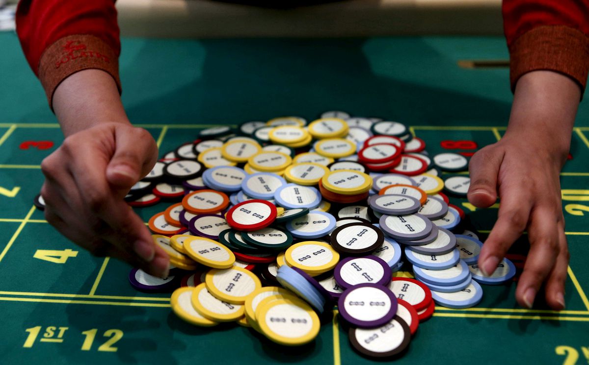 image Philippines to shut 175 offshore gambling firms