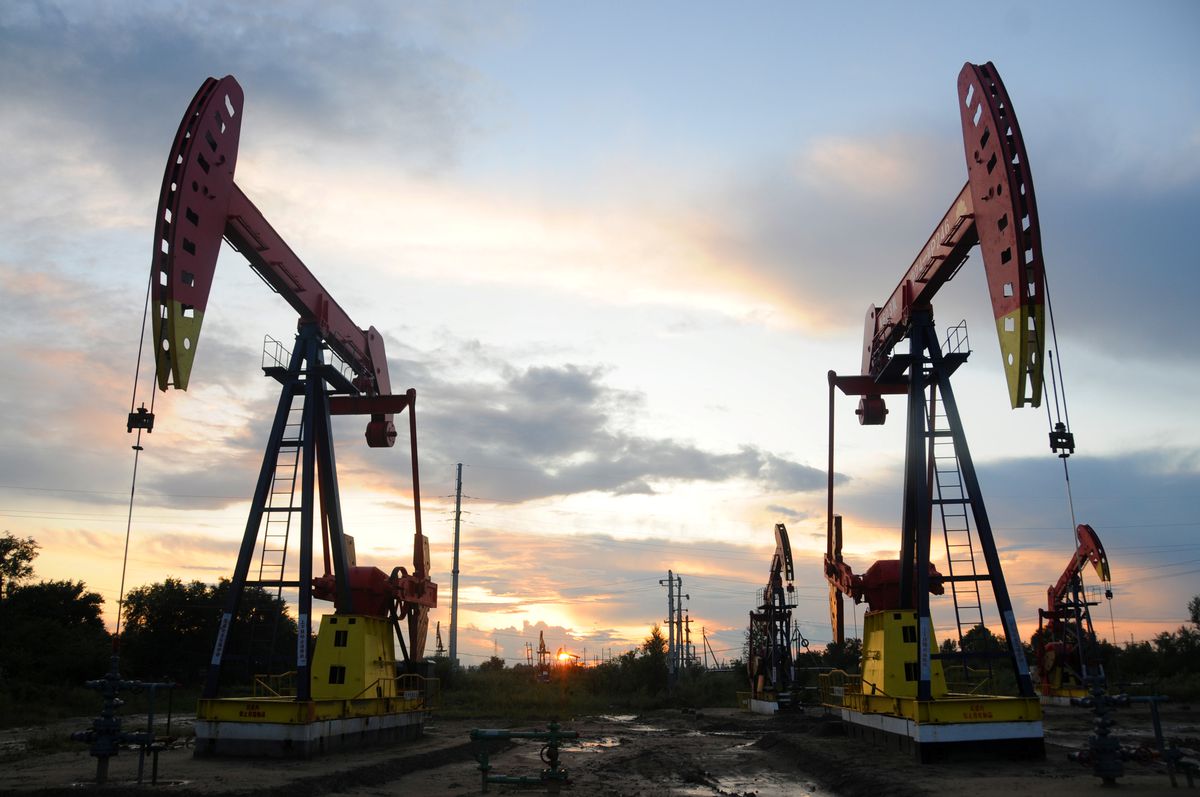 image Oil prices lose ground as market jittery over demand risks