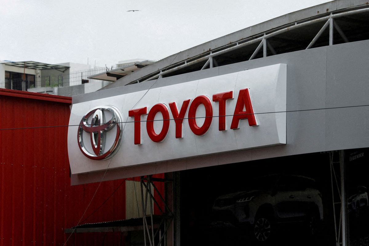 image Toyota Motor to close its factory in Russia