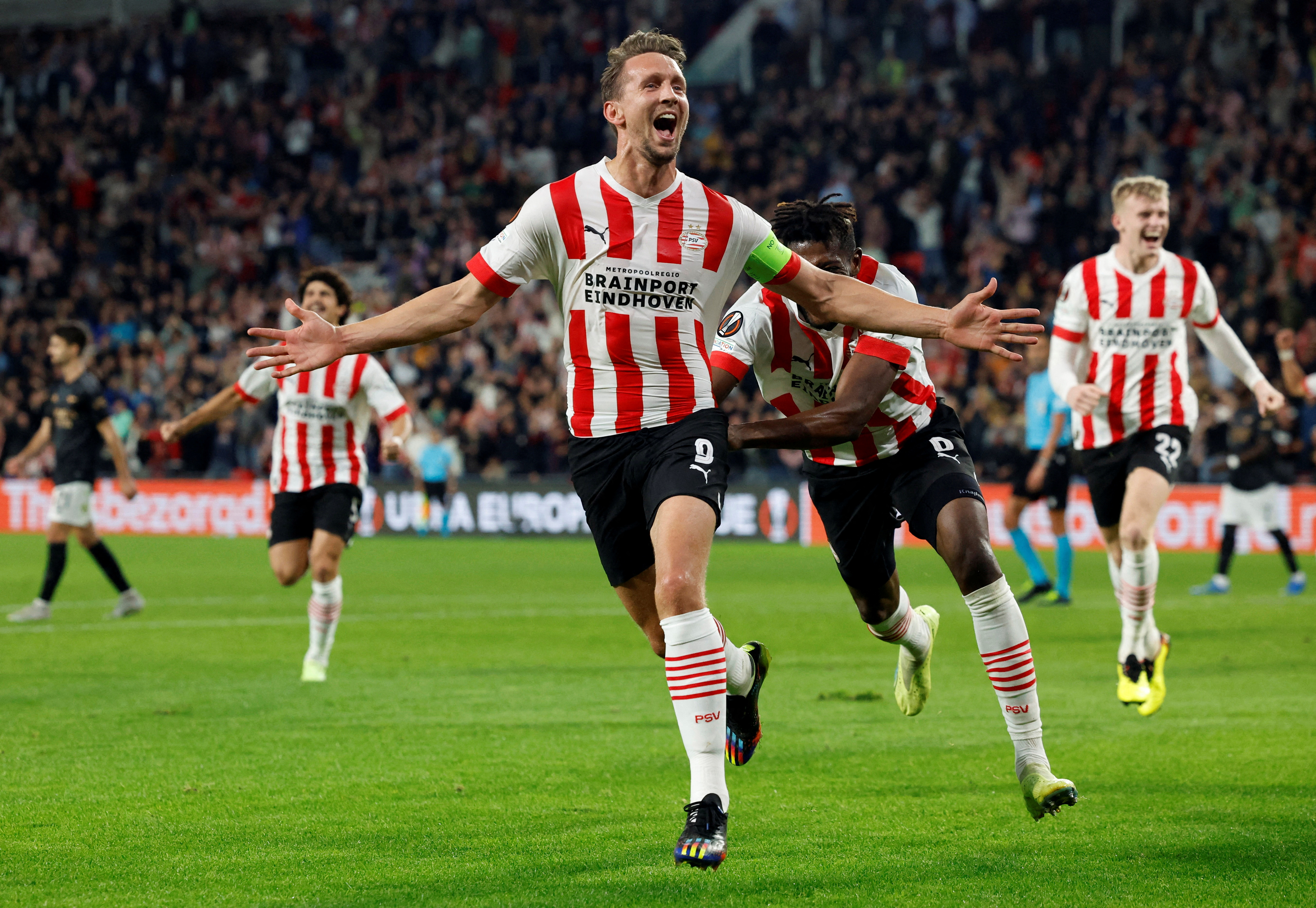 image PSV outclass Arsenal to book Europa League knockout spot, Man Utd sweep aside Sheriff