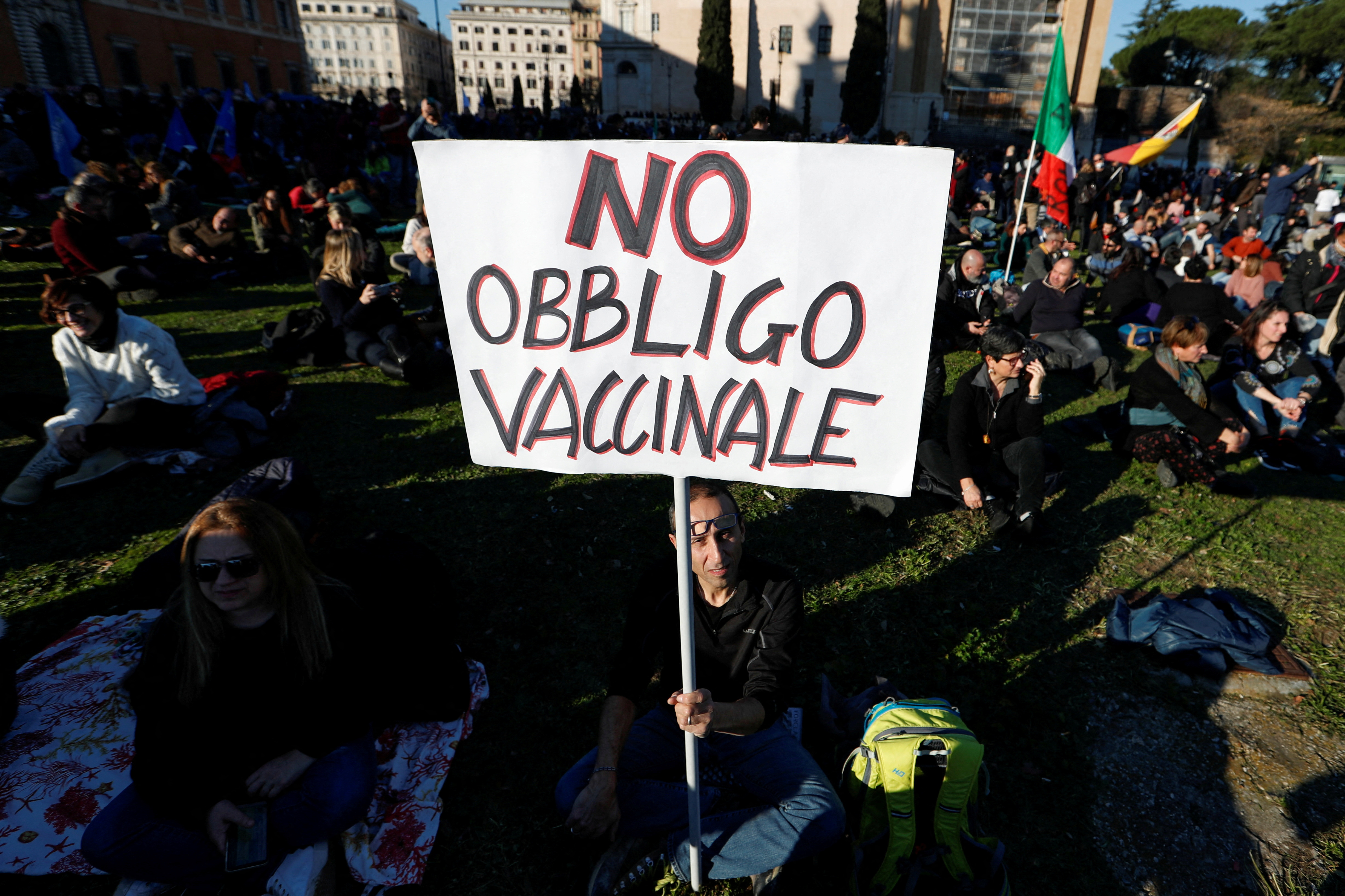 image Italy to end ban on health workers not vaccinated against Covid