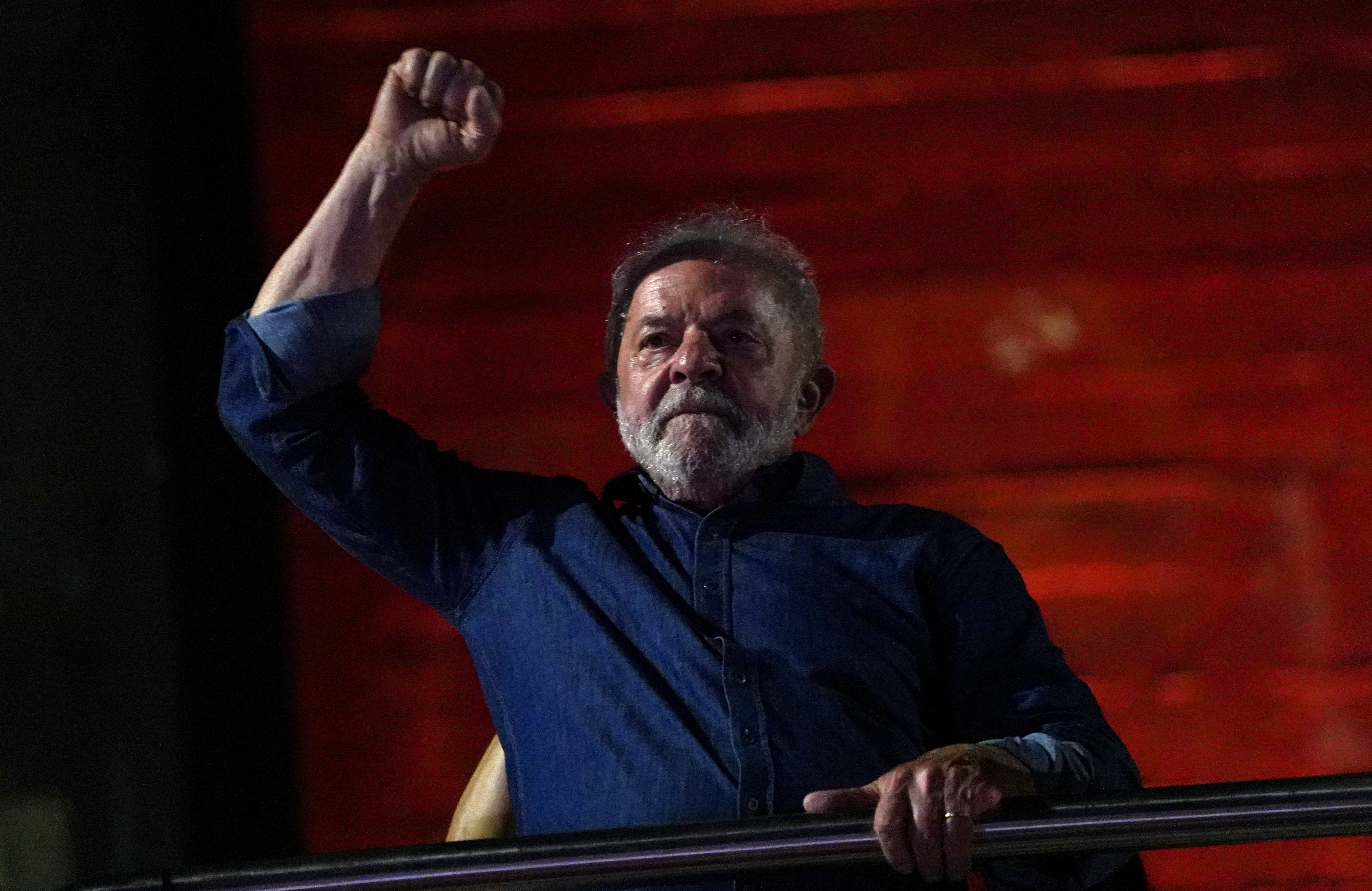 image Lula narrowly defeats Bolsonaro to win Brazil presidency again