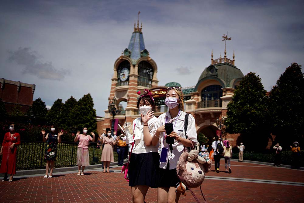 image Shanghai Disney shuts over Covid, visitors unable to leave