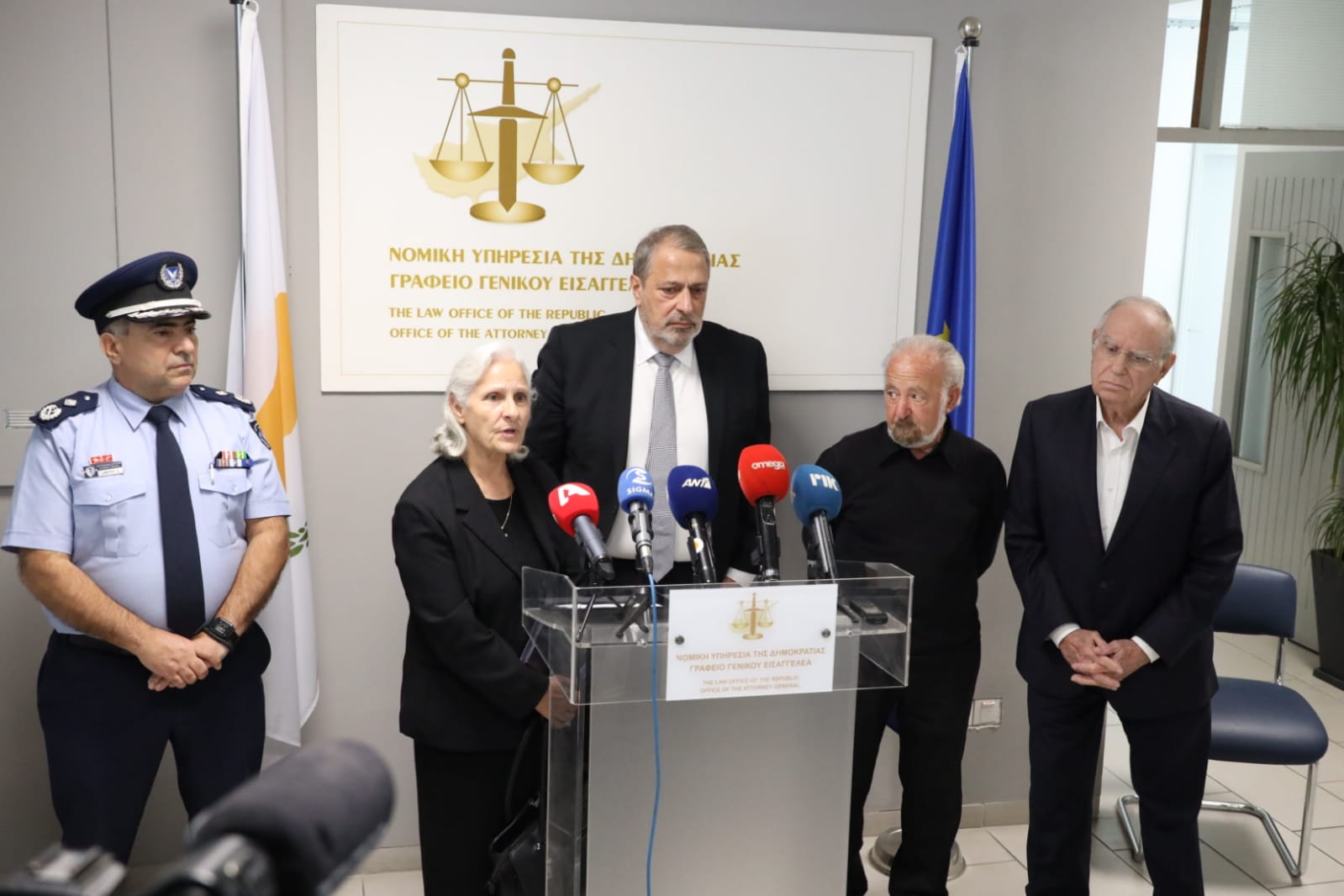image Relatives of Thanasis keep up the pressure on AG with new protest
