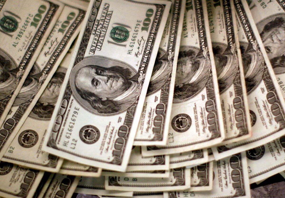 image Dollar shock threatens global economy