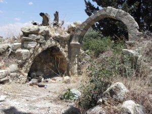 travel ayios agathonikos ruins