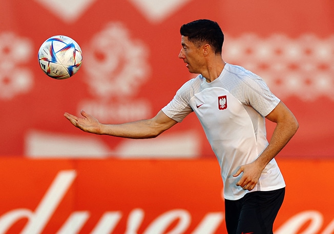 cover Different worries, same goal as Mexico, Poland duel for qualification