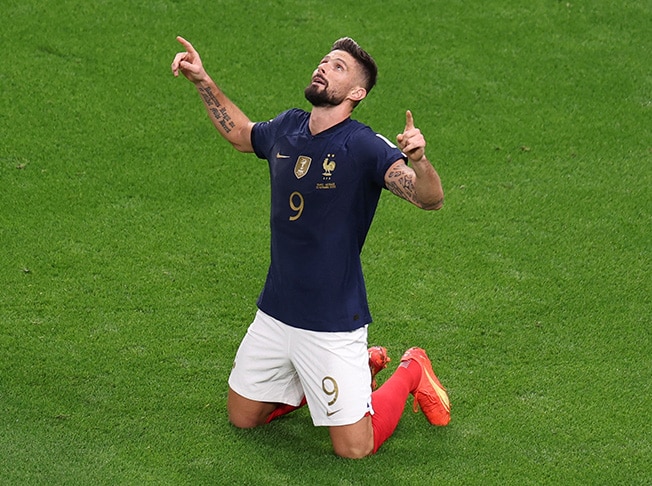 cover Giroud double equals record as holders France crush Australia