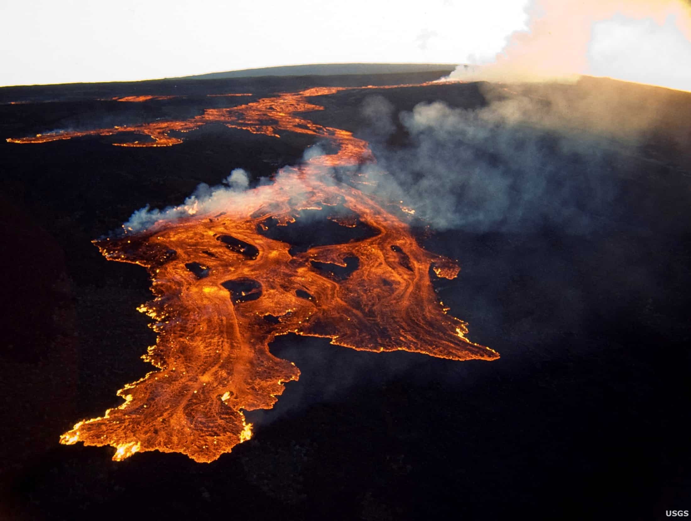 image Hawaii&#8217;s Mauna Loa volcano erupts for first time in nearly 40 years