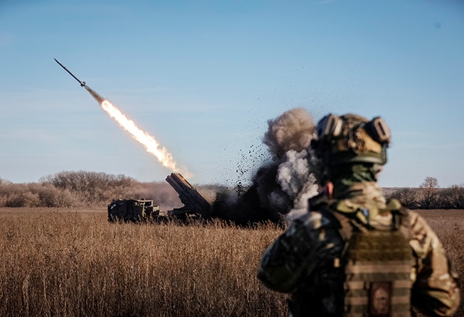 image NATO seeks to shore up Russia&#8217;s neighbours as attacks continue