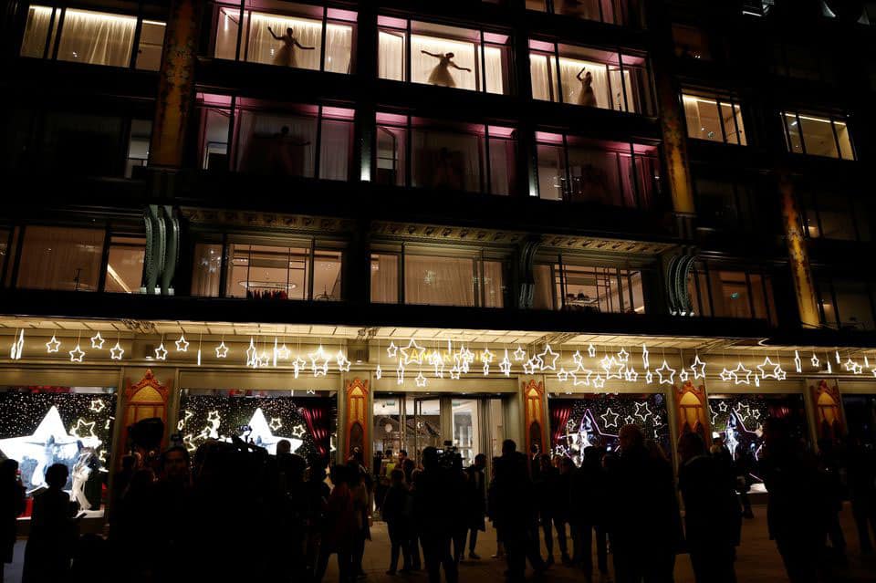 image Energy crisis dims festive sparkle in Europe&#8217;s shops