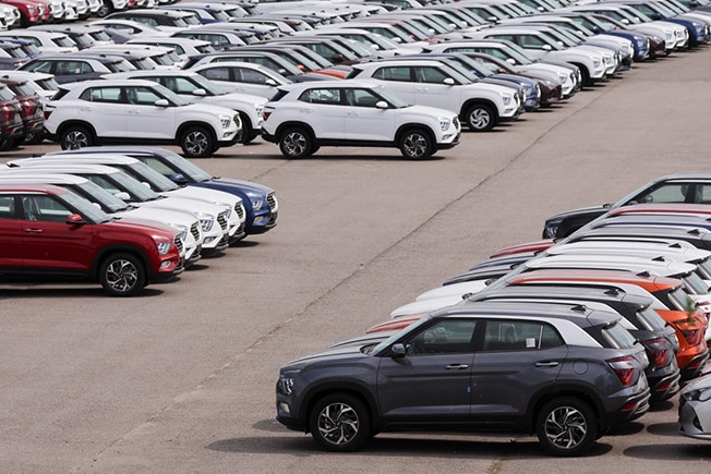 image Putin calls for price controls as Russian car sales crash to record low