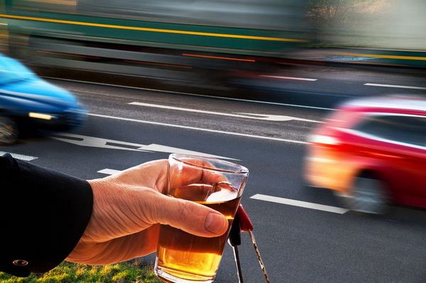 image Mandatory road-safety messages to be included in ads for cars and alcohol