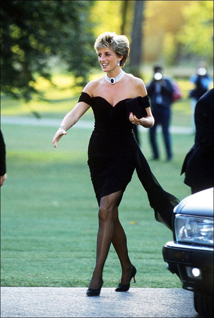 Revenge Dress Becomes Small Screen Icon International News Greece   Fashion Princess Diana In The Revenge Dress 