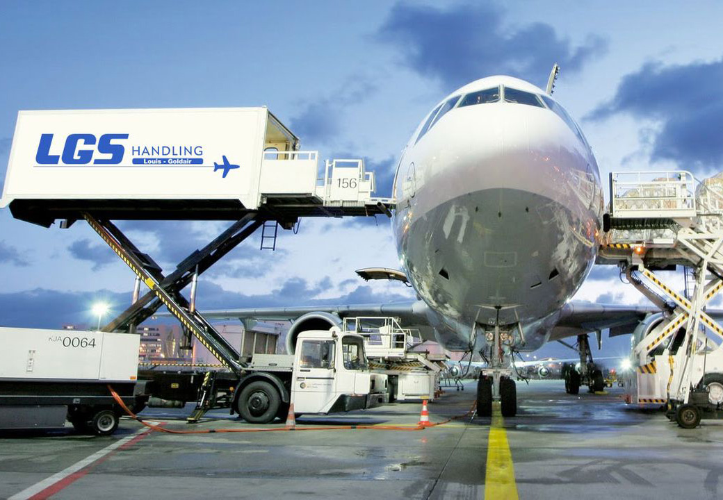 image Baggage handlers hold work stoppage at Larnaca airport