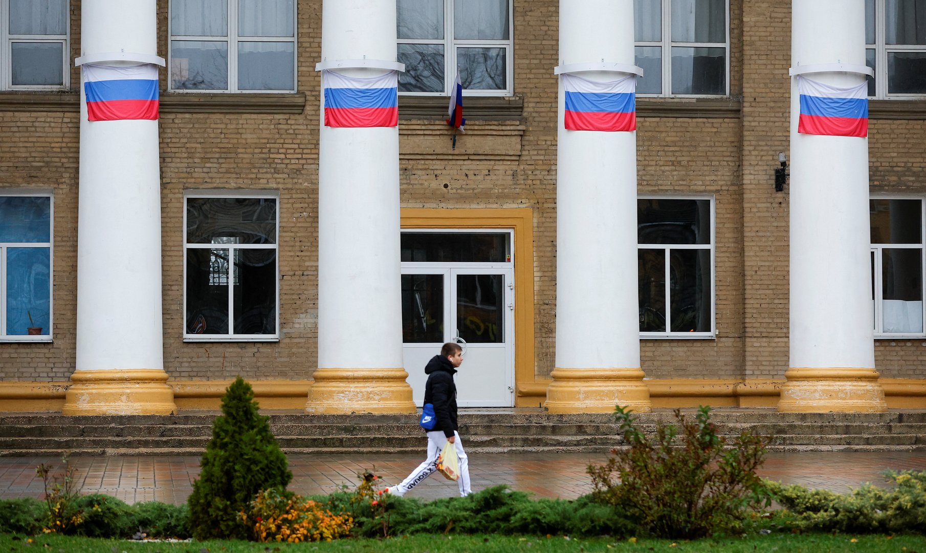 image Ukraine attacks occupied Melitopol, Russian side says two killed