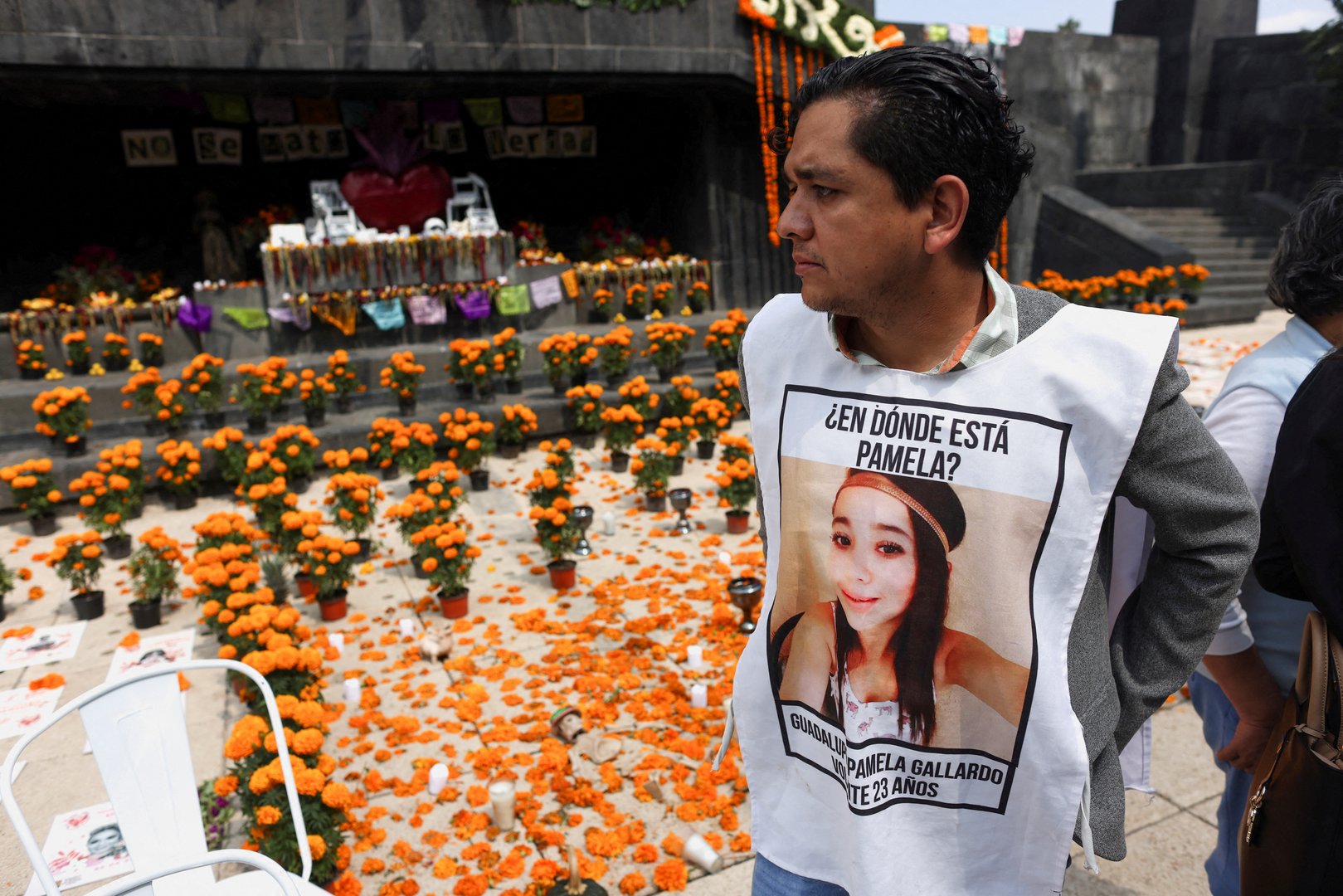 image Mexican president condemns gun attack on prominent journalist
