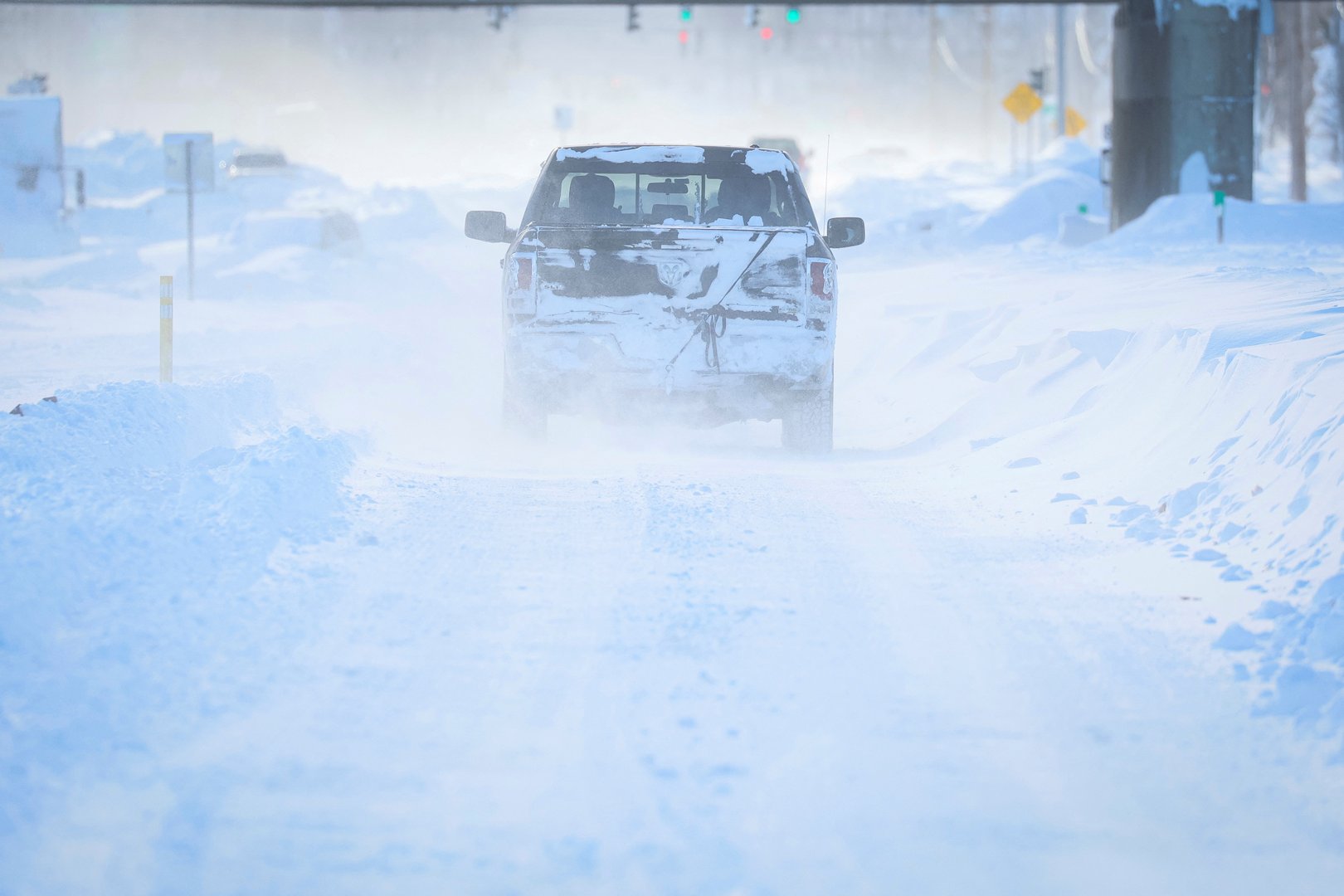 image Blizzard kills at 13 in Buffalo, N.Y., area as Christmas Day freeze grips U.S.