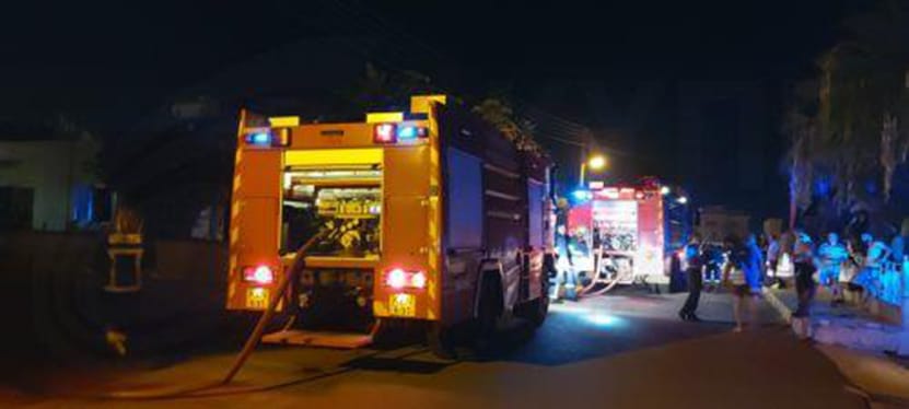 image Police investigating fire in six vehicles in Paphos