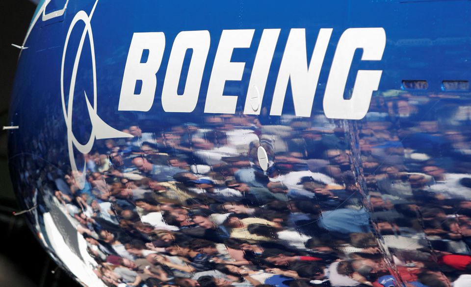 image United Airlines makes big Boeing order, includes 100 787 Dreamliners