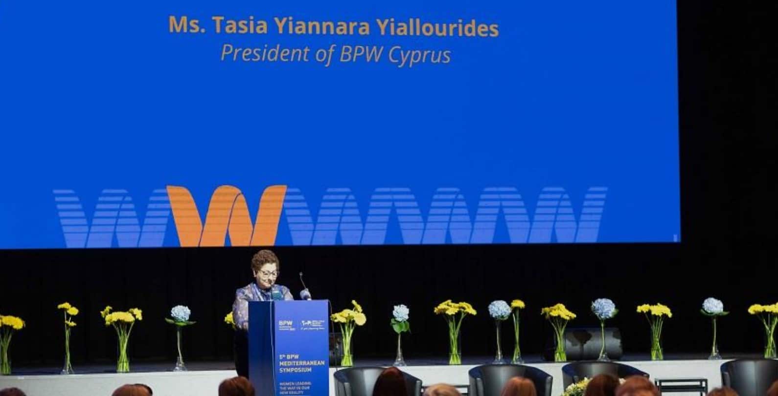 cover Female entrepreneurship in the spotlight