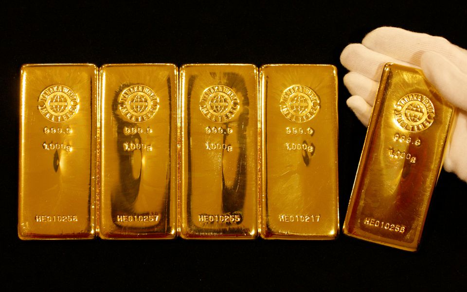cover HSBC will have to share custody with JPMorgan of $52 bln in gold bars