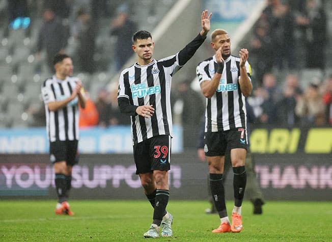 image Howe urges high-flying Newcastle to enjoy the ride