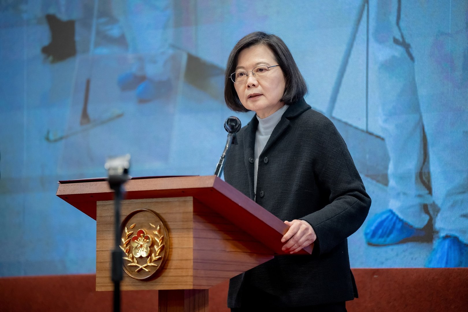 image Taiwan president offers China help to deal with COVID surge