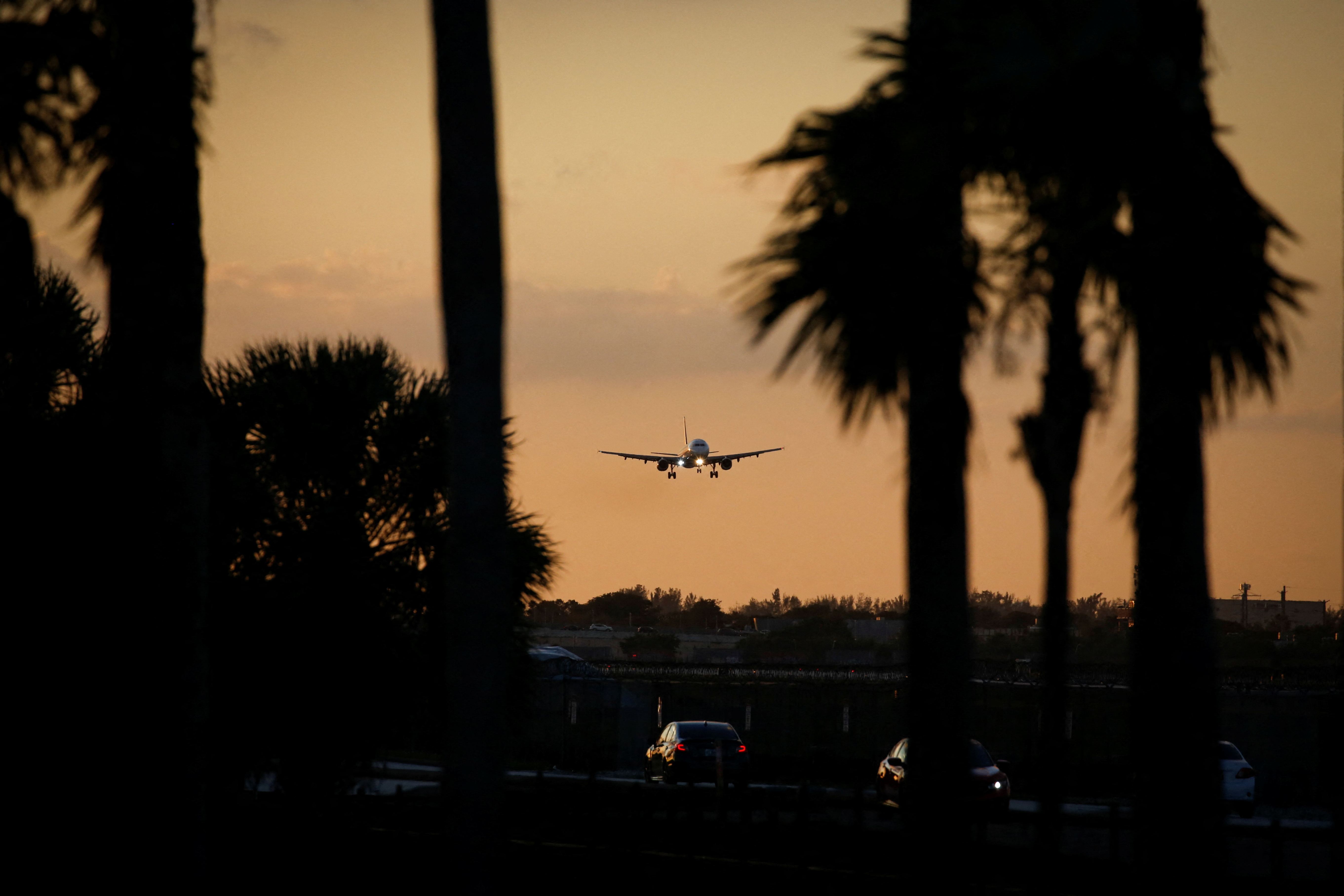 image US flights beginning to resume after FAA system outage (updated)