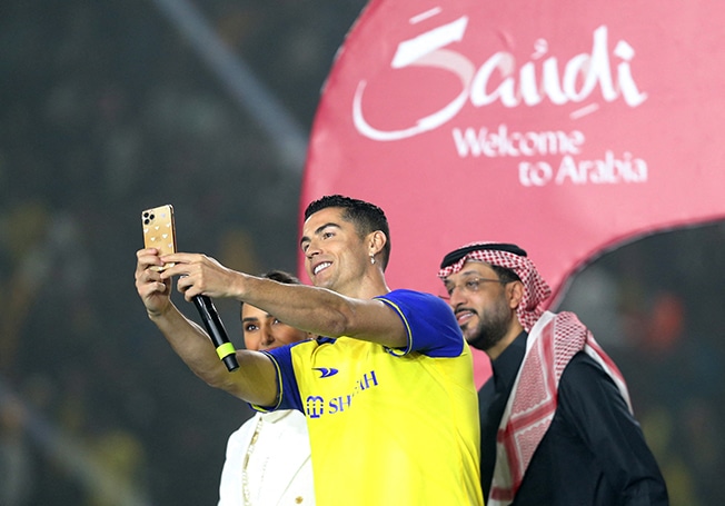 The clause that could let Cristiano Ronaldo leave Al Nassr and play Champions  League again