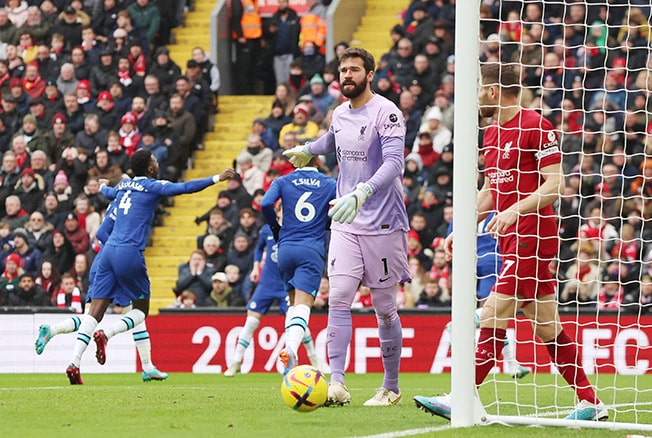 image Liverpool and Chelsea cancel each other out in Anfield stalemate