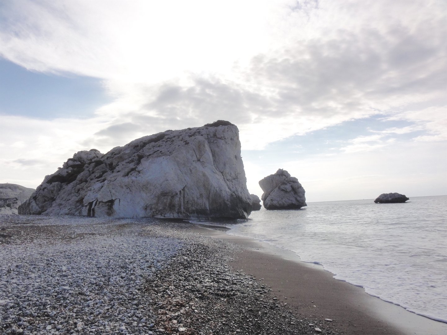 image No lifeguard at Aphrodite’s rock ‘because it is a national monument’