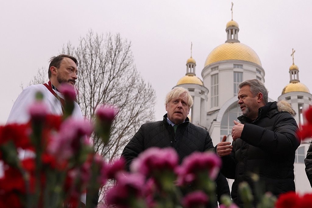 image Britain&#8217;s former PM Boris Johnson visits Kyiv, pledges help