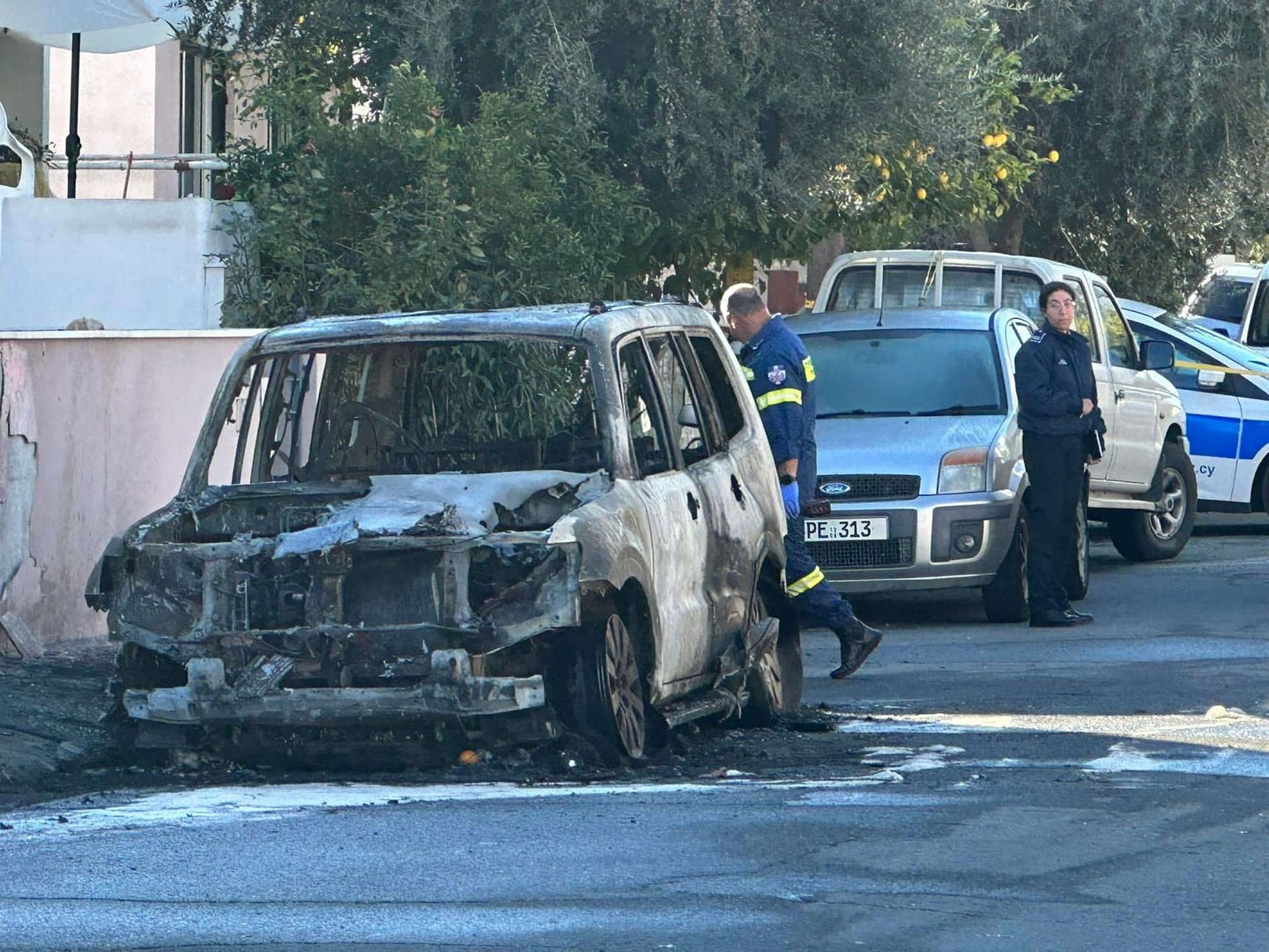image Fire in Nicosia causes extensive damage to car