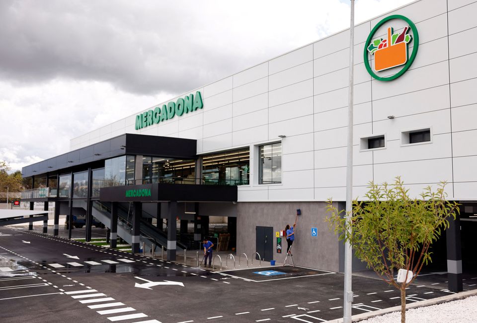 image Spain&#8217;s biggest retailer Mercadona to raise wages in line with inflation