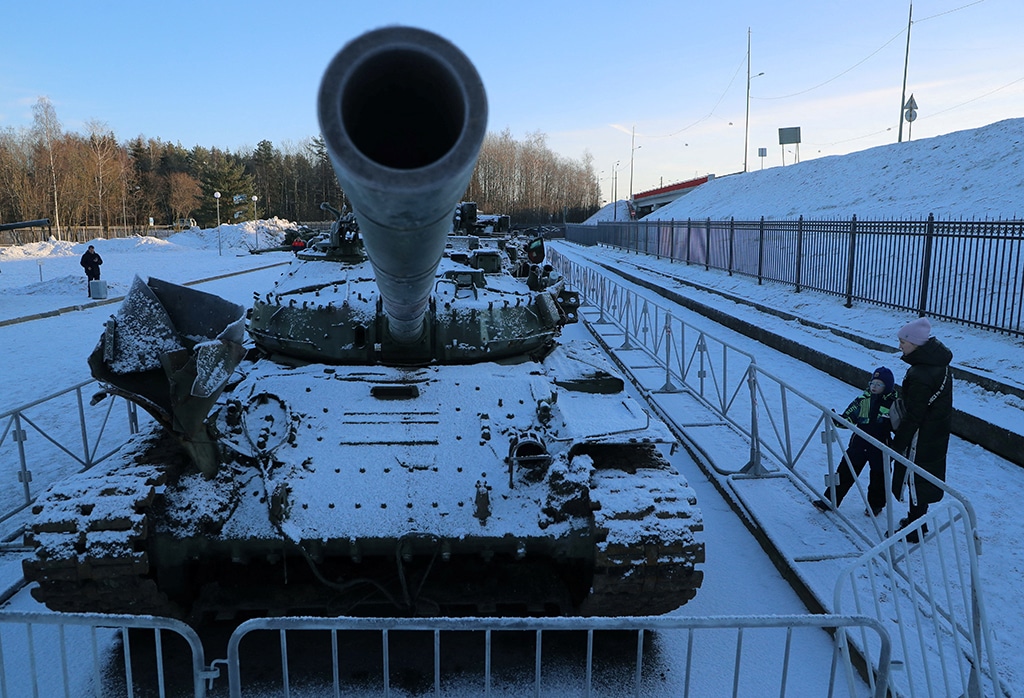 image Latvia, Estonia, Lithuania urge Germany to send tanks to Ukraine