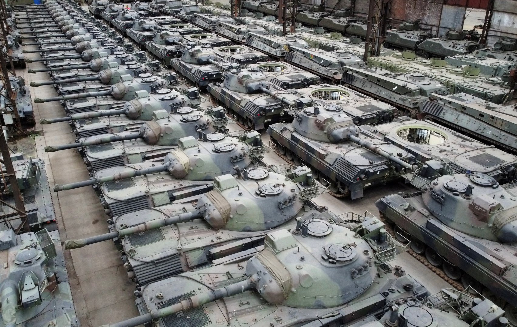 image Russia presses ahead with Donetsk campaign; Ukraine wants fighter jets