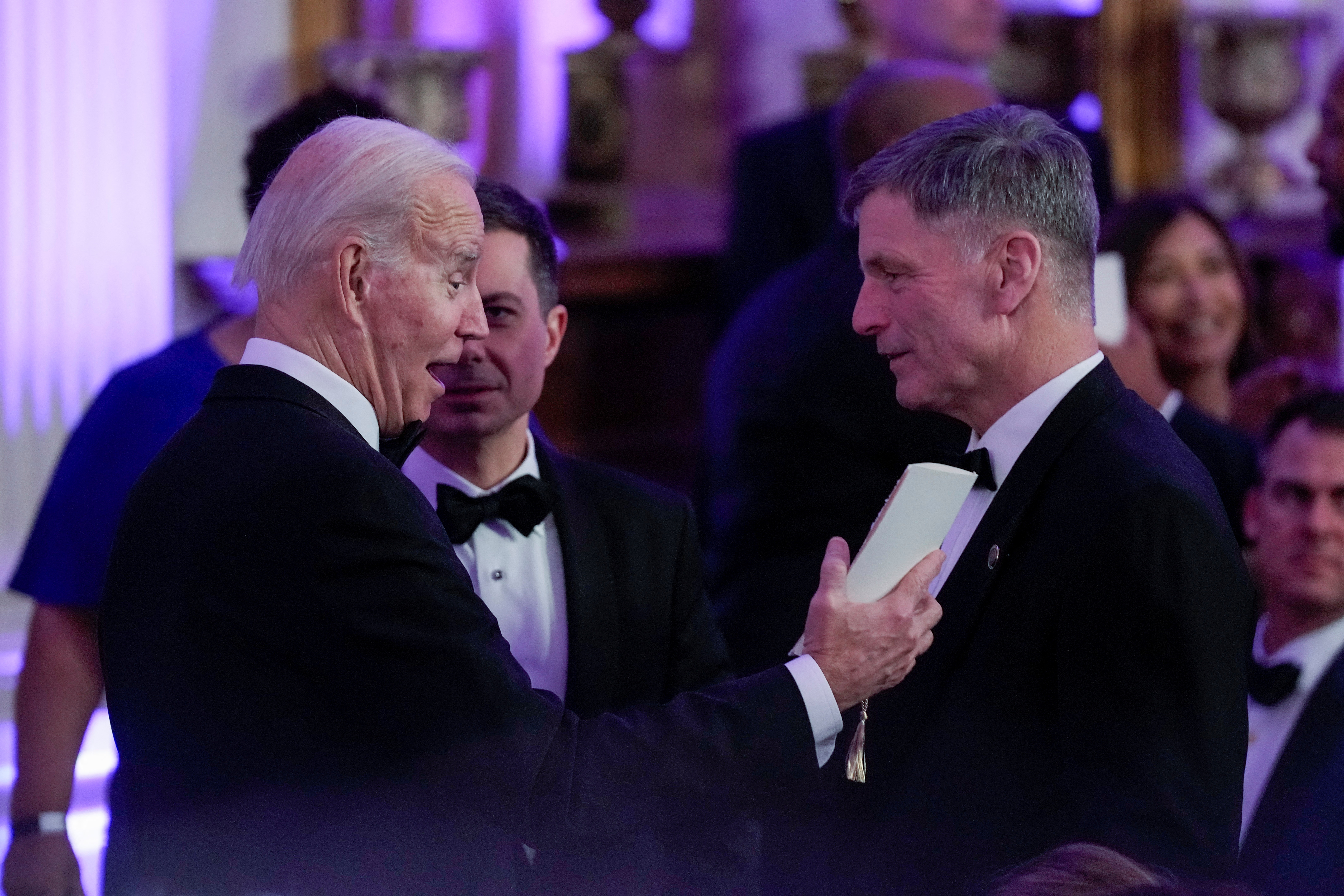 image Biden lauds &#8216;bipartisan progress&#8217; as he dines with Republican, Democratic governors